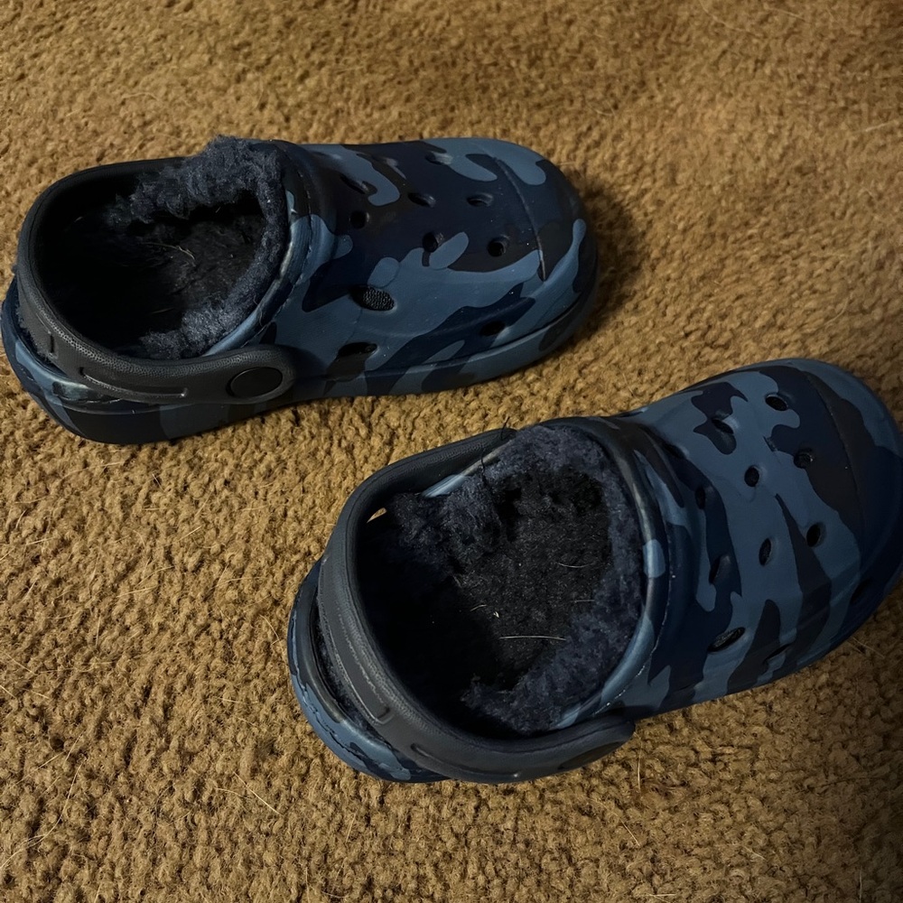 Toddler fur liner slip on shoe